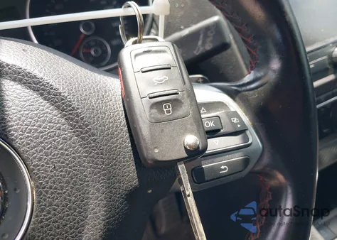 2011 Volkswagen Gti 4-Door z USA, uszkodzony, nr VIN WVWHD7AJ0BW163867